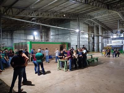 RaÃ§Ãµes Coprossel â€“ SoluÃ§Ãµes para a agropecuÃ¡ria, esse foi o tema da reuniÃ£o com produtores 